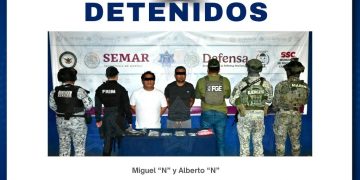 Caen dos hombres con presunta marihuana y cristal durante operativo en Cancún