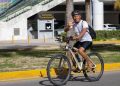 Disfrutan familias del “Paseo Cancunense” en Malecón Tajamar