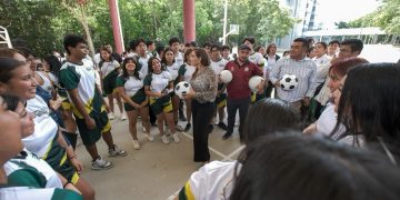Mara Lezama entrega domo en la UQROO Campus Cancún