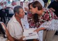 Mara Lezama y Ana Paty Peralta entregan 460 títulos de propiedad a familias de Cancún