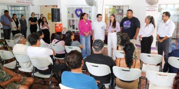Entrega Ana Paty Peralta prótesis oculares gratuitas 