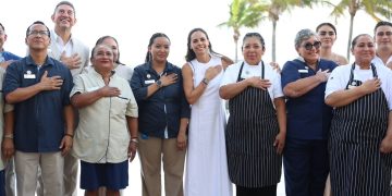 Respalda Ana Paty Peralta crecimiento y modernización hotelera de Cancún